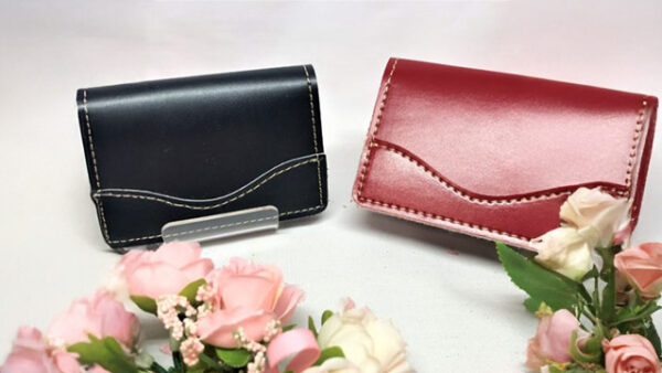 シンプル二つ折れカードケース〈名刺入れ〉 【小物系人気No.2 】